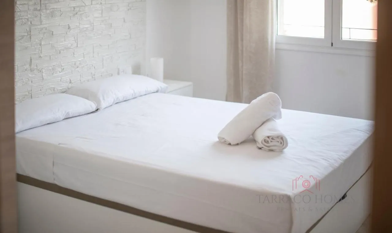 Tarracohomes, Th134 Apartamento Moderno En El Centro De Tarragona 0*,  Spain